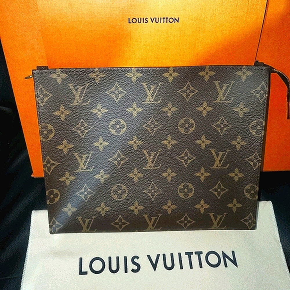 Authentic New Louis Vuitton Toiletry 26/ Purse - Picture 2 of 15